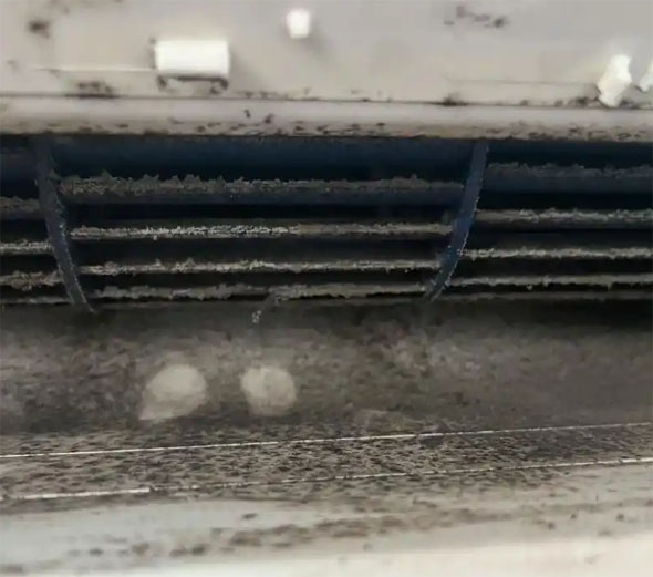 潼南空调吹的风有股烧焦味是怎么回事